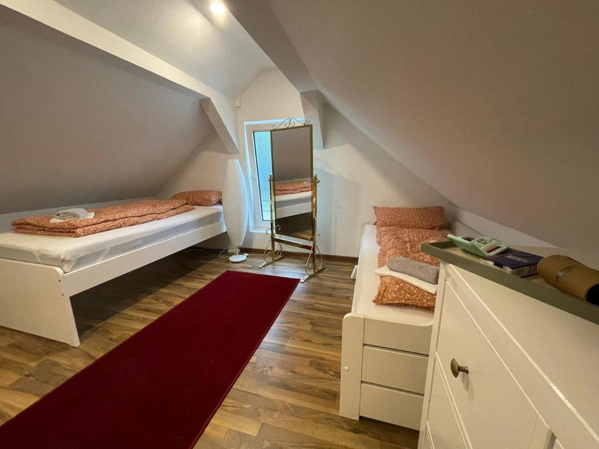 7-24 Self-Check-In - 120Qm - 5 Rooms - 2 Bathrooms - Kitchen - Free Parking - Yihapartment Hannover Esterno foto